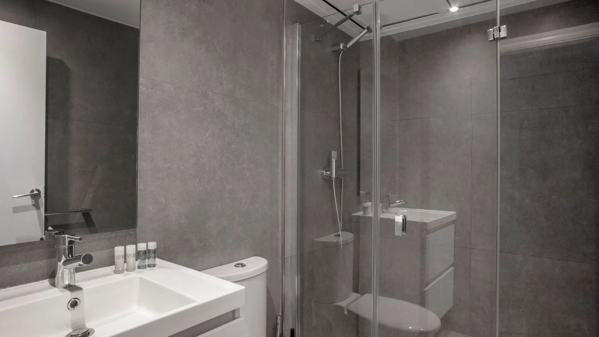 Barcelona Apartment Aramunt Aparthotel