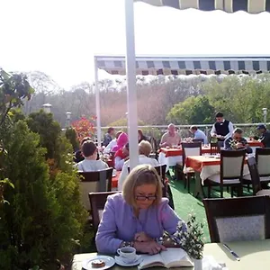 מלון Guelhanepark & ****